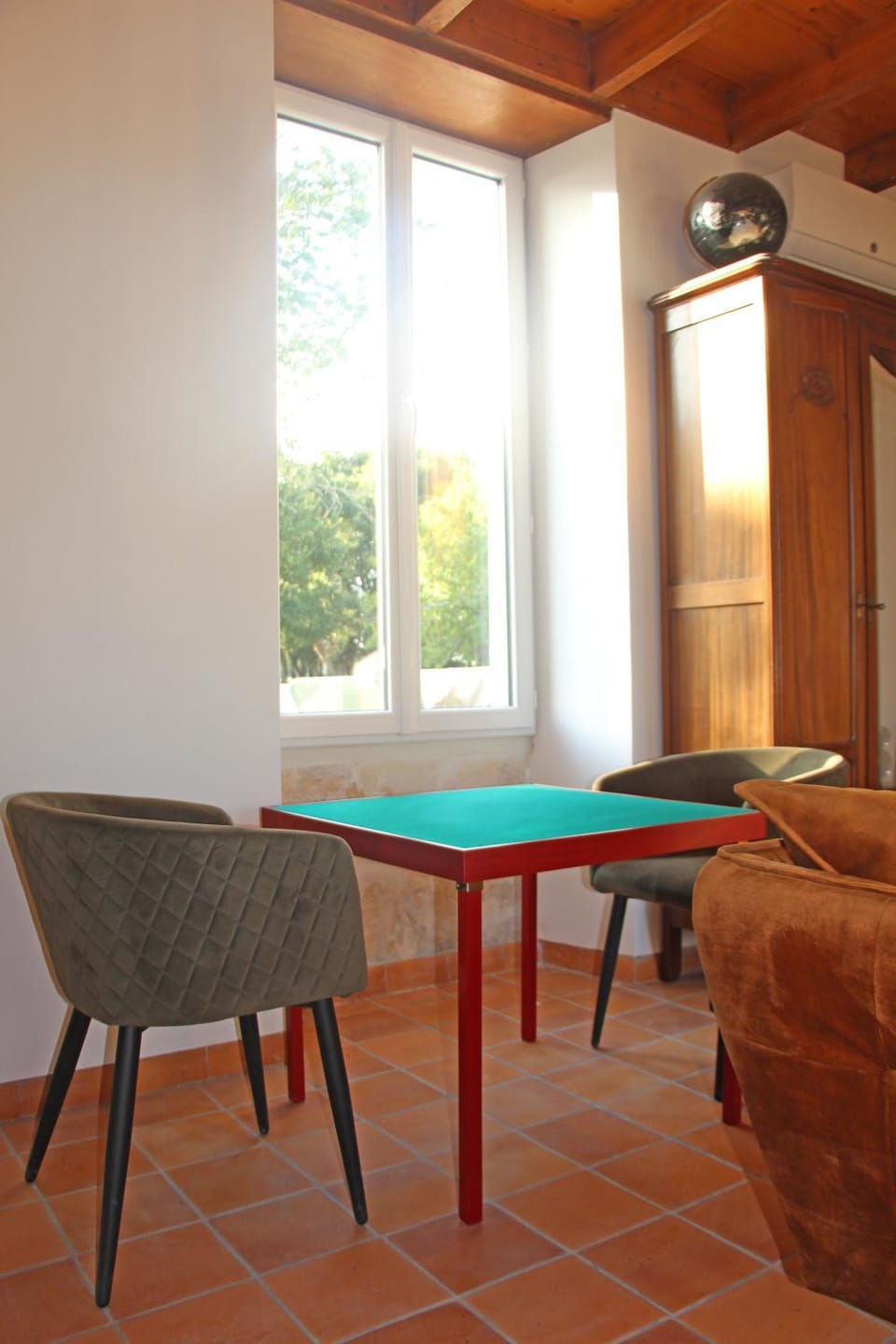 Game Room, Living room