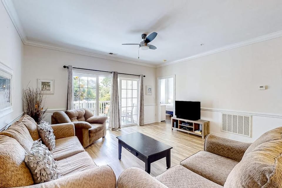 Magnolia North, Unit 202 Apartment in Myrtle Beach
