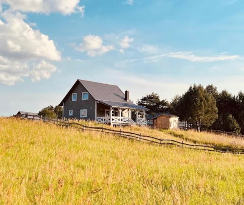 Dom w Jasieniu House in Pomeranian Voivodeship