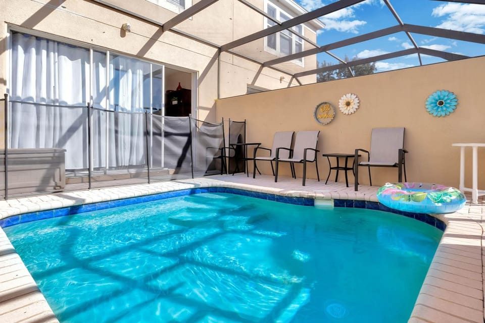 WH7642SKC 3 beds pool home Gated resort Apartment in Windsor Hills