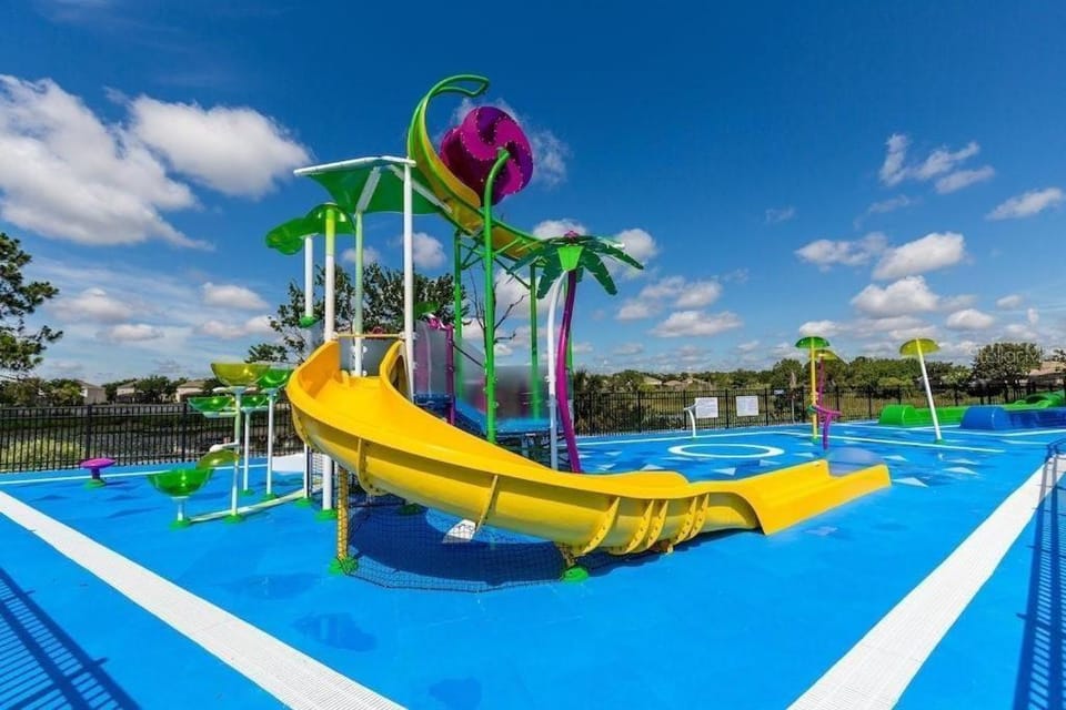 WH7642SKC 3 beds pool home Gated resort Apartment in Windsor Hills