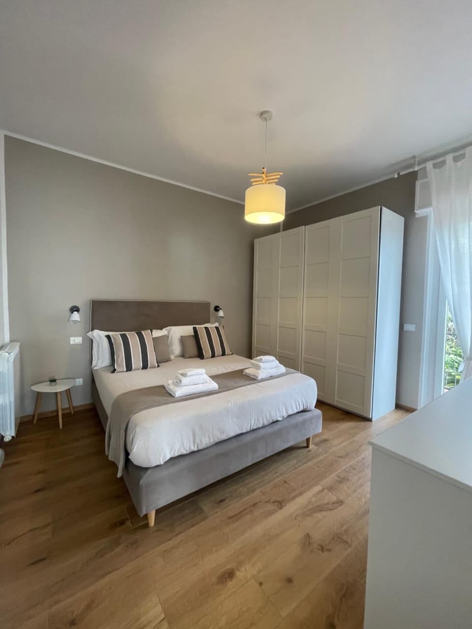 Bed, Photo of the whole room, Bedroom, wardrobe