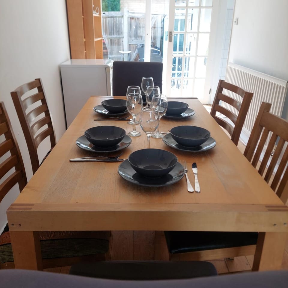 Nice 3 Bedroom House Wimbledon House in London
