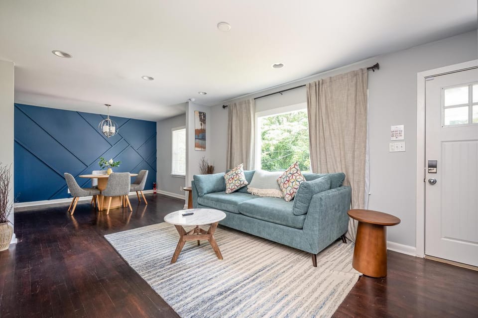 Living room, Seating area