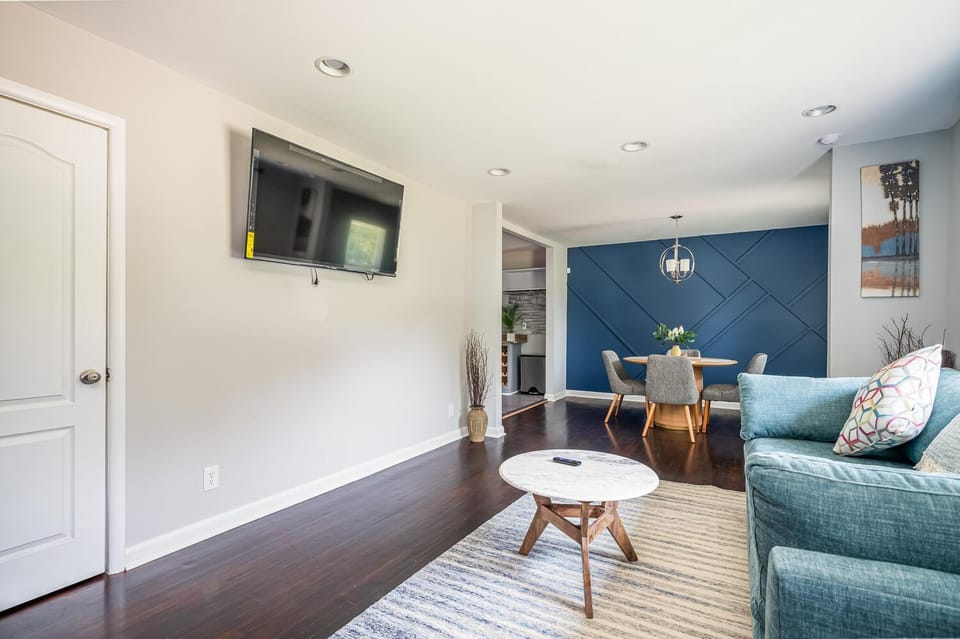 TV and multimedia, Living room, Seating area