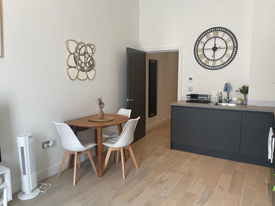 Luxury 2 bedroom Flat Sutton Apartment in England