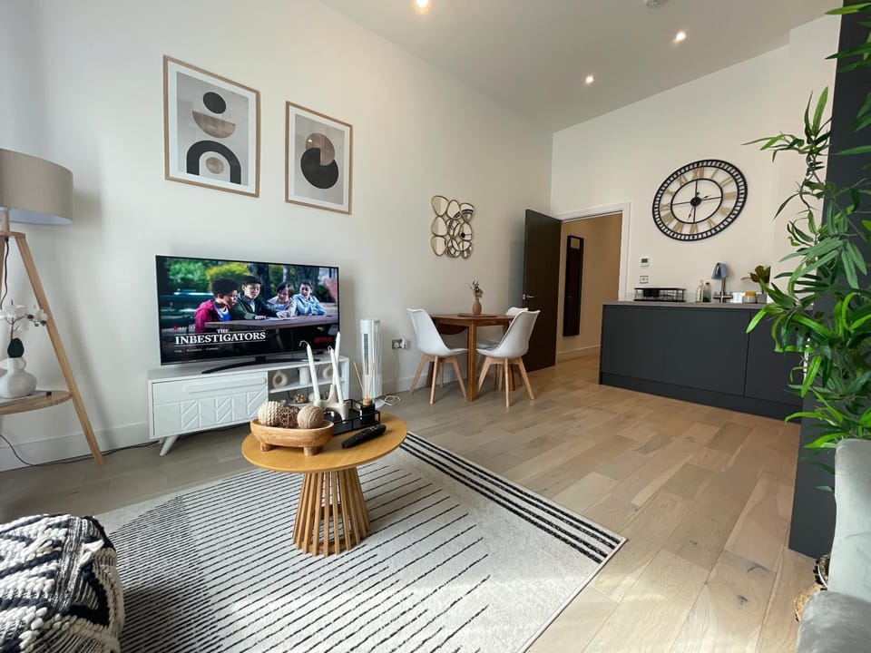 Luxury 2 bedroom Flat Sutton Apartment in England