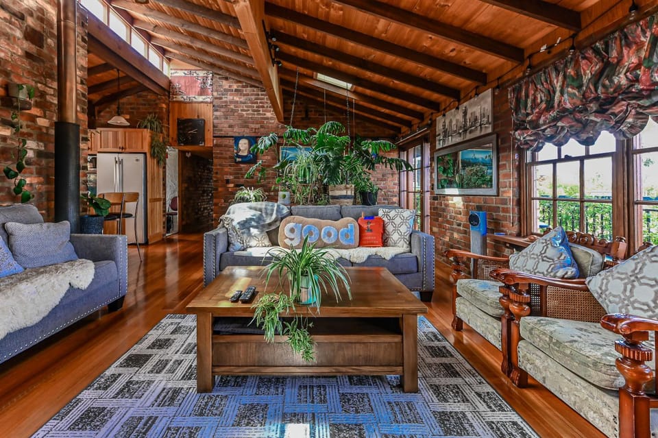 Red Brick Seaview Lof,Green Oasis,Massage Villa in Tasmania