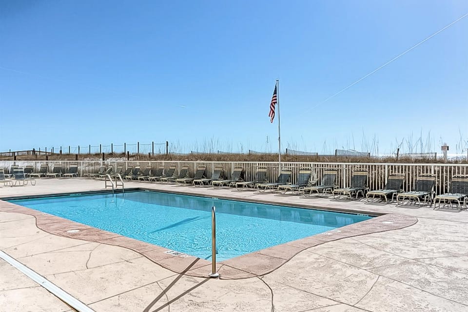 Edgewater West 41 Apartment in West Beach