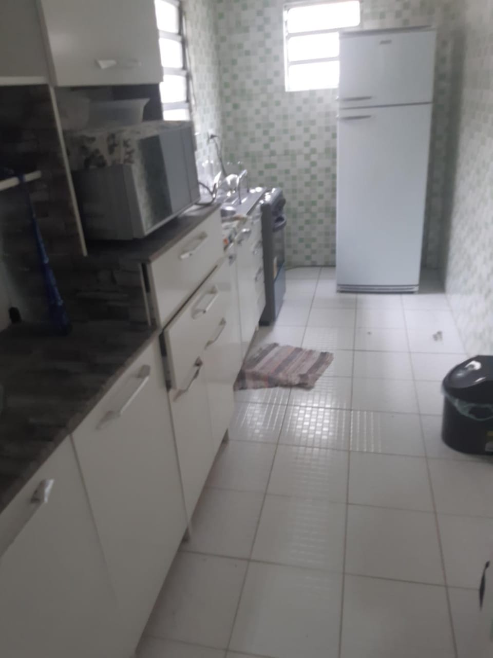 Kitchen or kitchenette, minibar, stove