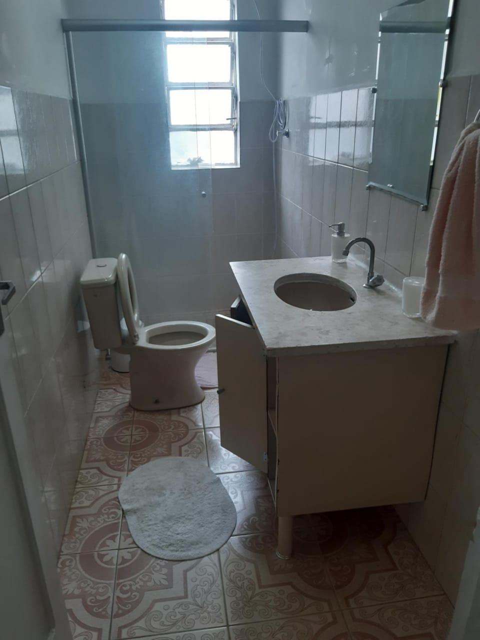 Shower, Toilet, Bathroom, towels