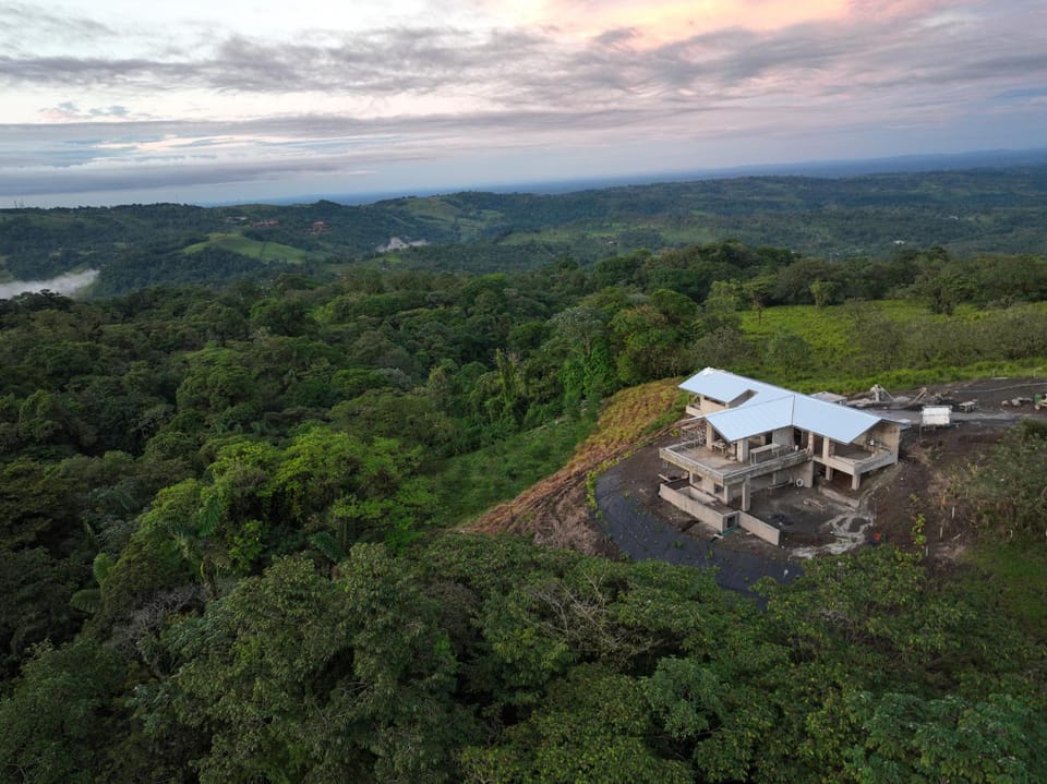 Villas Jawara ! Un Volcán en su Jardín ! Villa in Alajuela Province