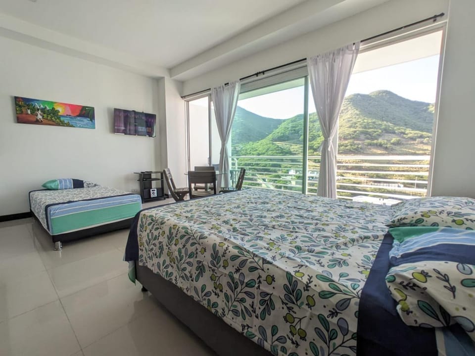 Natural landscape, Photo of the whole room, Bedroom, Mountain view