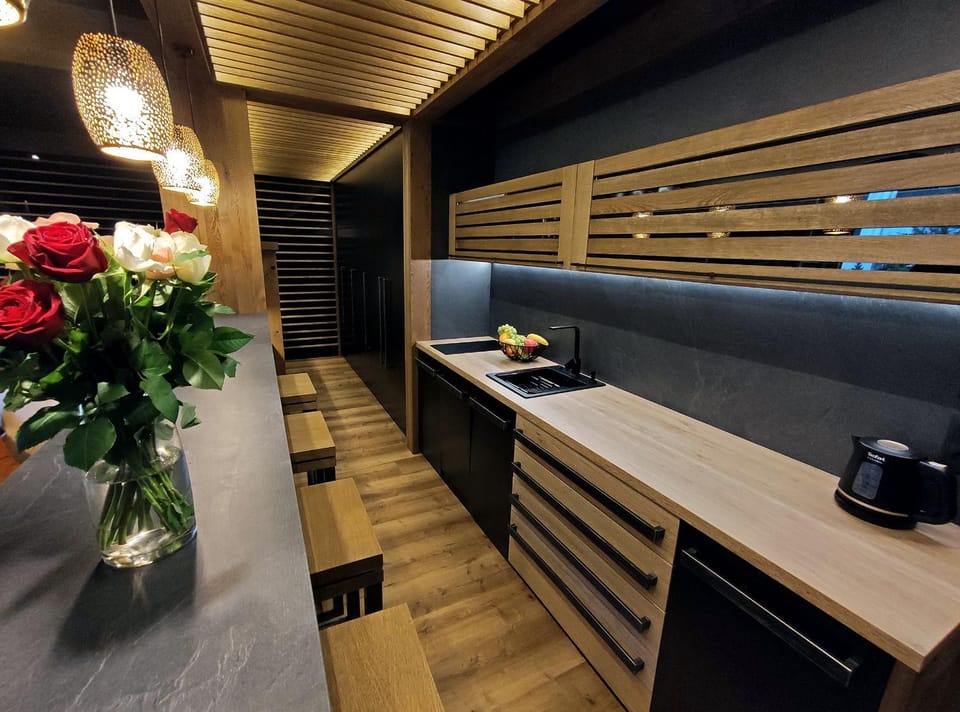 Kitchen or kitchenette, Dining area, kitchen