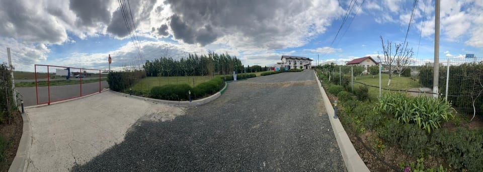 Agropensiunea Livada lui Cezar și Rares Farm Stay in Romania