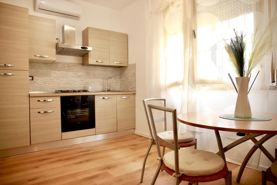Kitchen or kitchenette, Living room, Dining area, minibar, pet friendly, stove