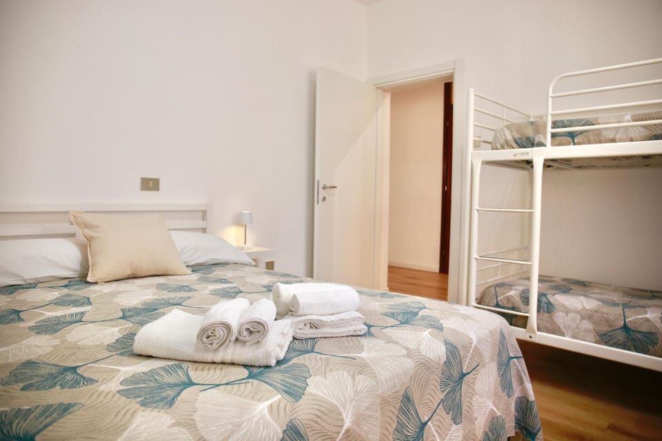 Bed, Bedroom, bunk bed