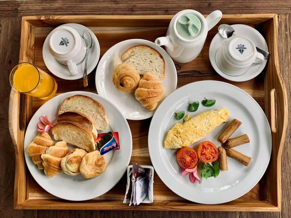Food and drinks, Food, Breakfast, Continental breakfast
