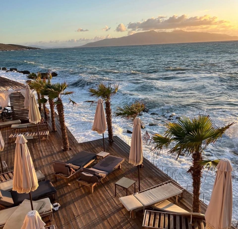 Nearby landmark, Beach, Sea view, sunbed