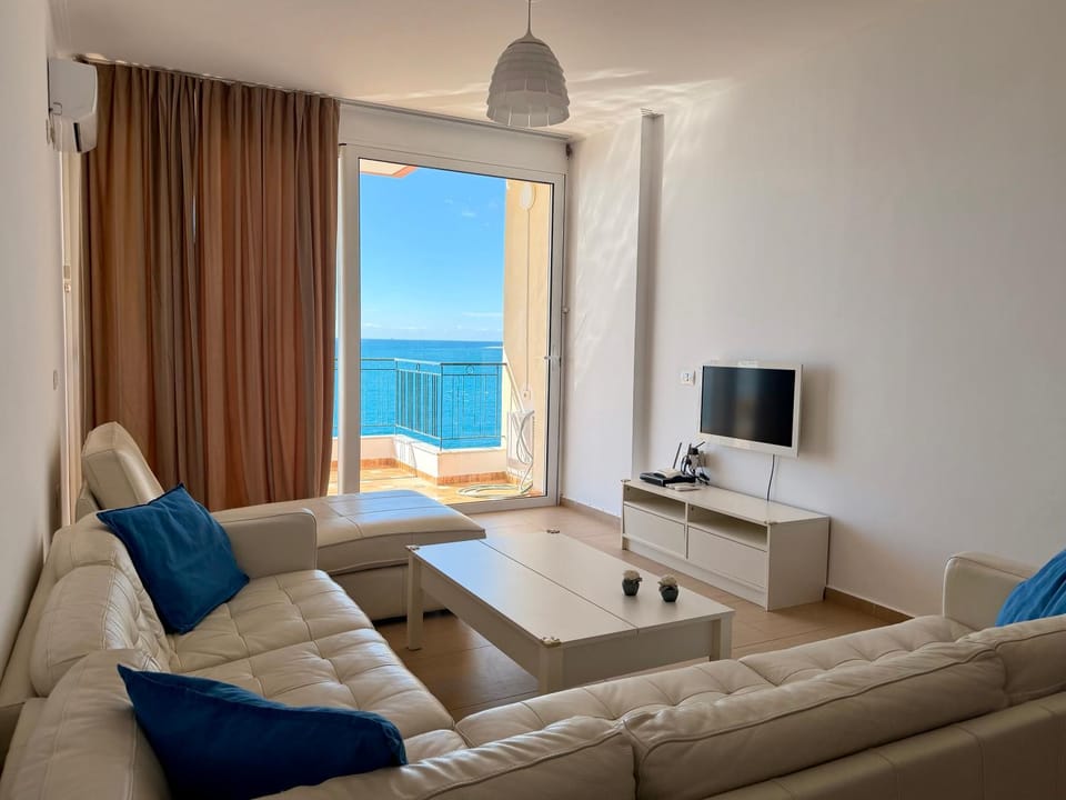 TV and multimedia, Living room, Seating area, Sea view