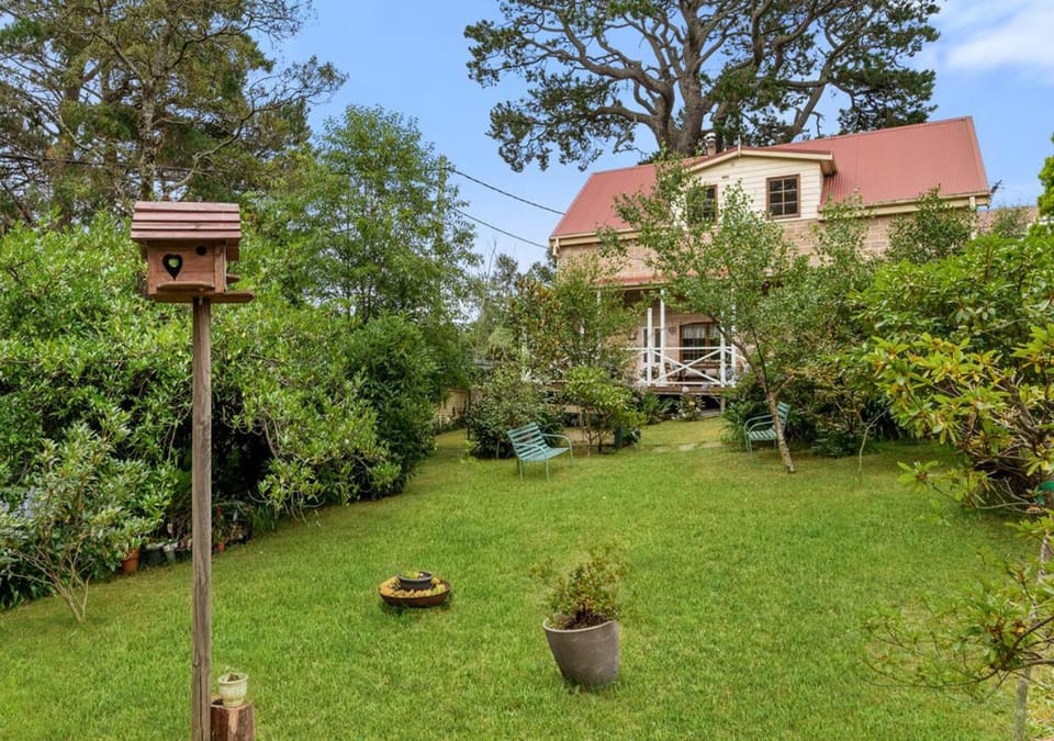 Property building, Natural landscape, Garden, Garden view