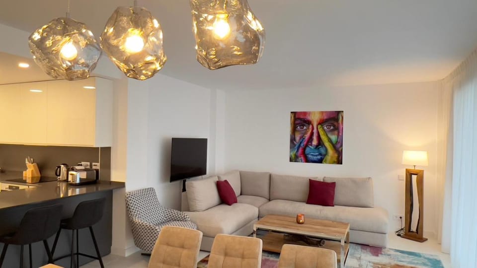 NEW SPACIOUS 4 BEDROOMS APARTMENT IN ESTEPONA 10 min walk to the BEACH Apartment in Costa del Sol