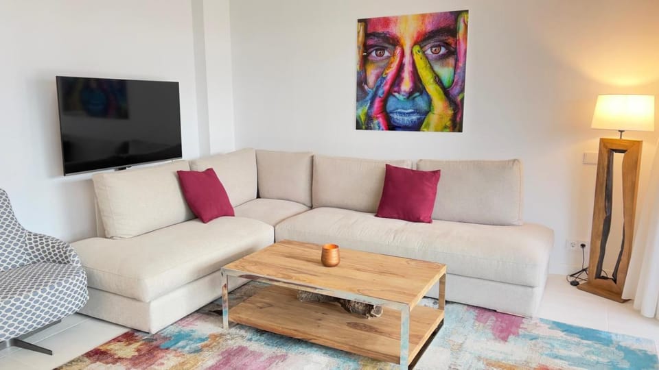 NEW SPACIOUS 4 BEDROOMS APARTMENT IN ESTEPONA 10 min walk to the BEACH Apartment in Costa del Sol