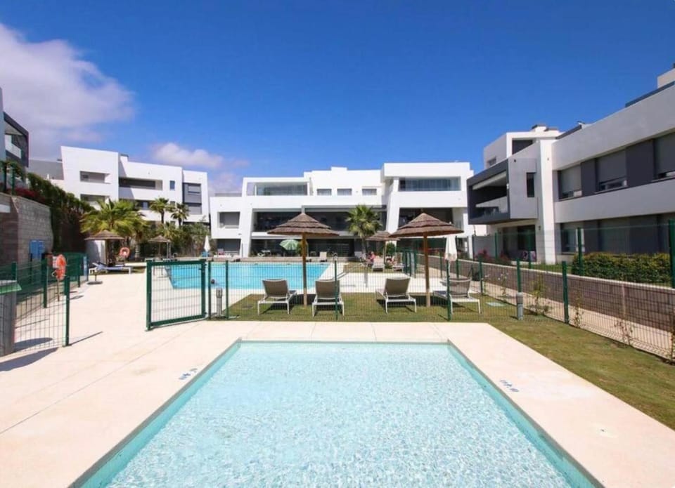 NEW SPACIOUS 4 BEDROOMS APARTMENT IN ESTEPONA 10 min walk to the BEACH Apartment in Costa del Sol