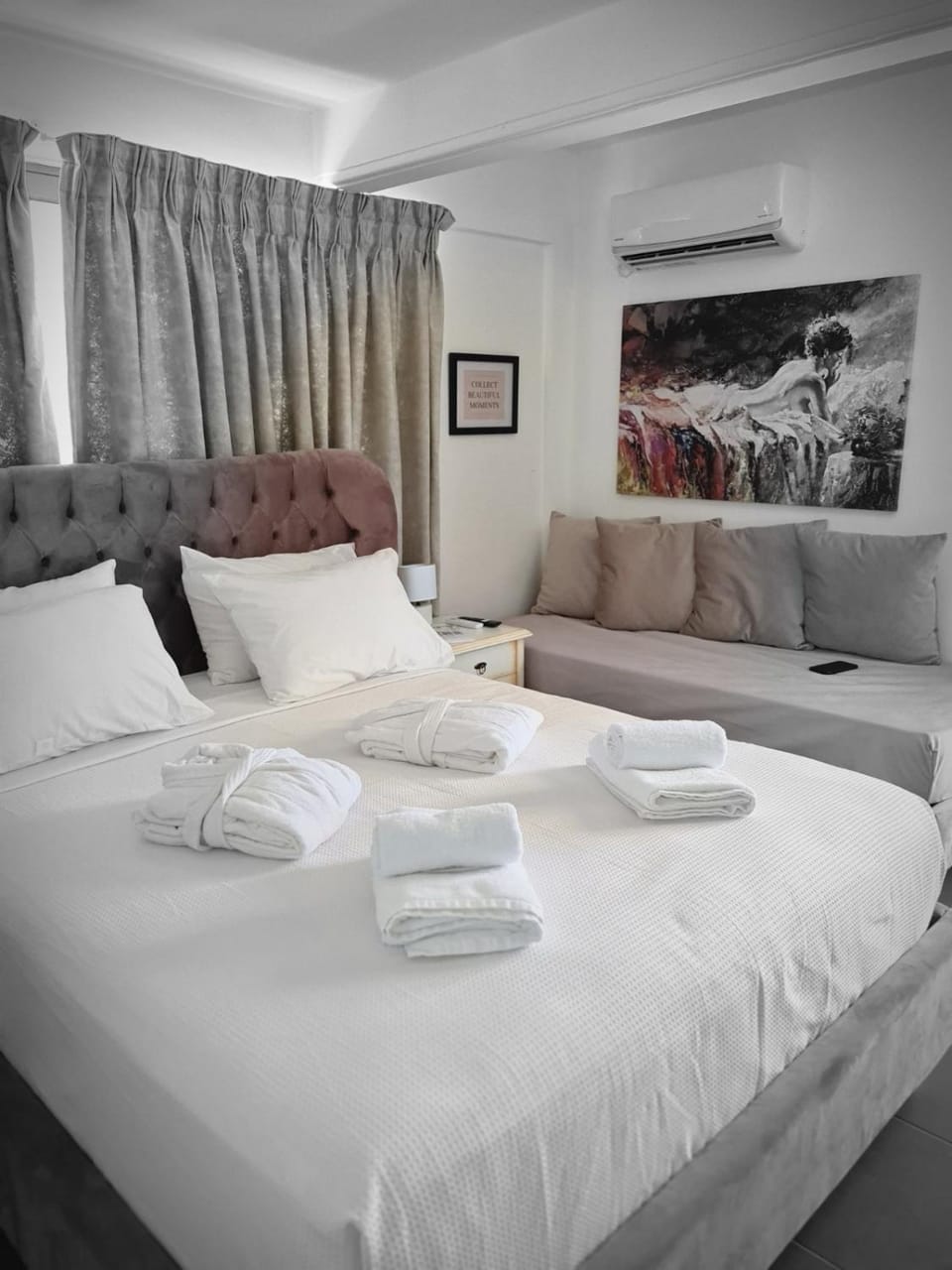 Photo of the whole room, Bedroom