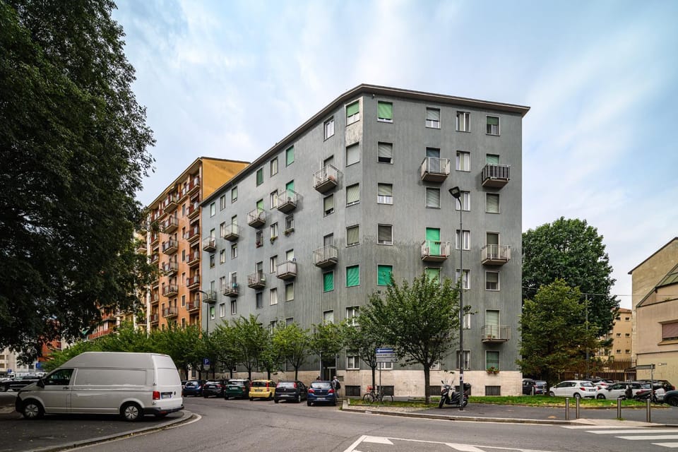 Property building, Neighbourhood, Street view, Location, Parking