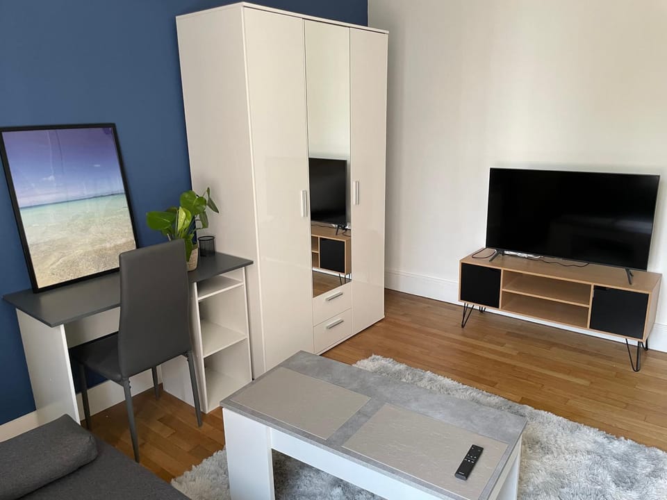 Chambre privée proche centre et gare 3 Bed and Breakfast in Besançon