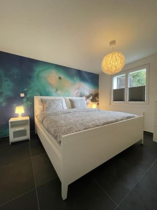 Photo of the whole room, Bedroom