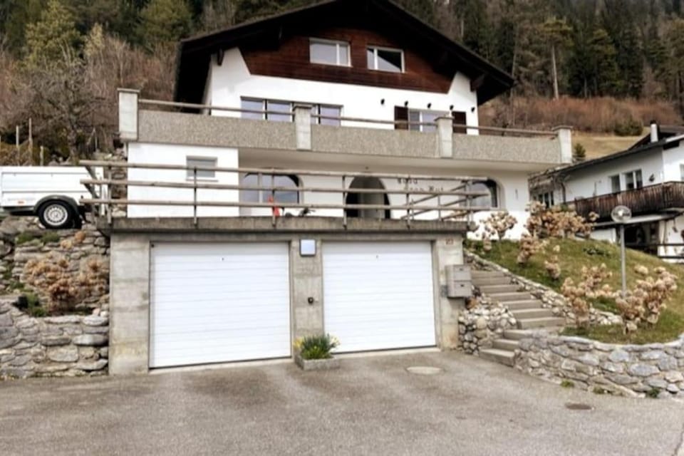 Property building, Parking