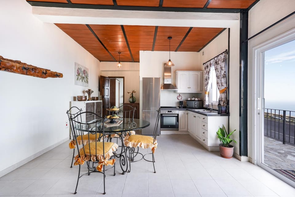 Kitchen or kitchenette, kitchen