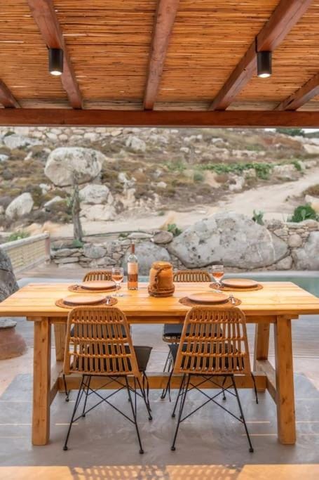 Lunar House l House in Decentralized Administration of the Aegean