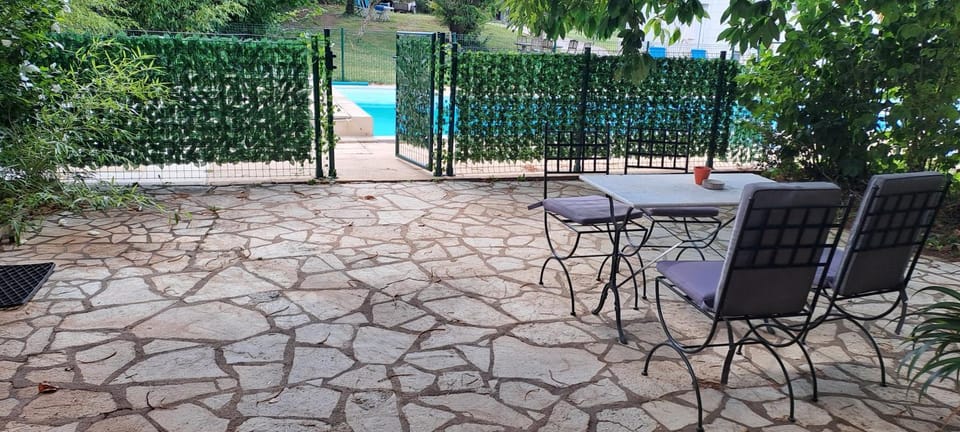 TourTour in the Loire Valley poolside Chalet Chalet in Tours