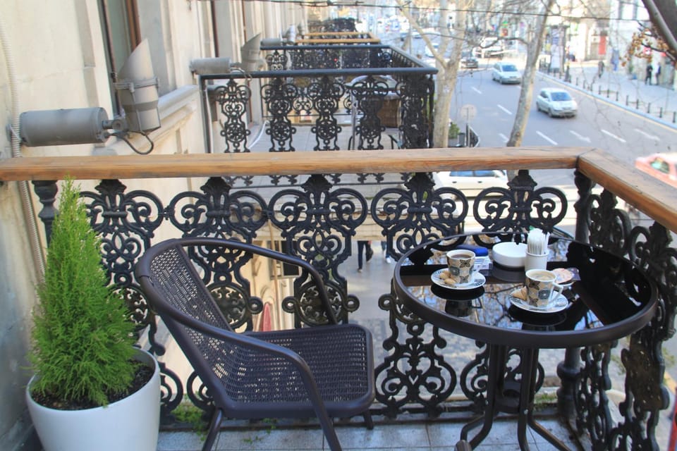 Restaurant/places to eat, Coffee/tea facilities, View (from property/room), Balcony/Terrace, Food and drinks, Banquet/Function facilities, Seating area, Dining area, Food