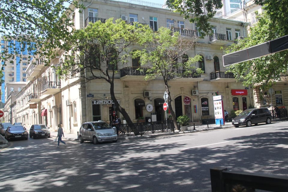 Property building, Day, City view, Street view, Location