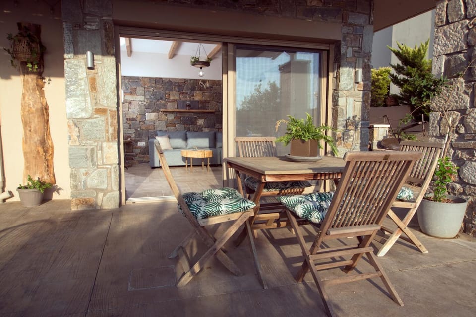 Wood&Stone Guesthouse House in Messenia