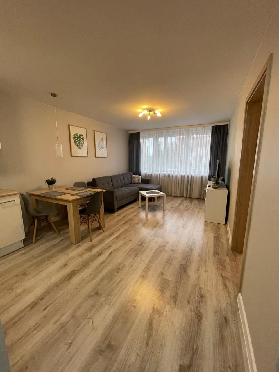 Communal lounge/ TV room, Living room, Dining area