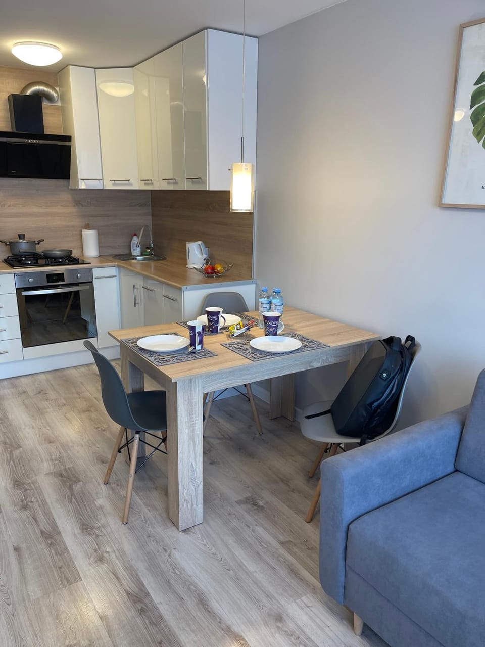 Dining area, dishwasher, stove