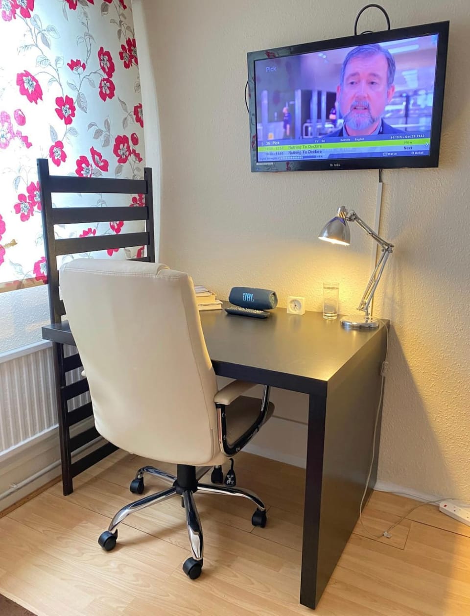 TV and multimedia, Coffee/tea facilities, hair dresser