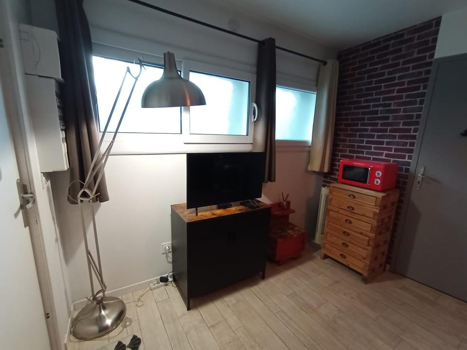 La Brique Rouge Apartment in Nouvelle-Aquitaine