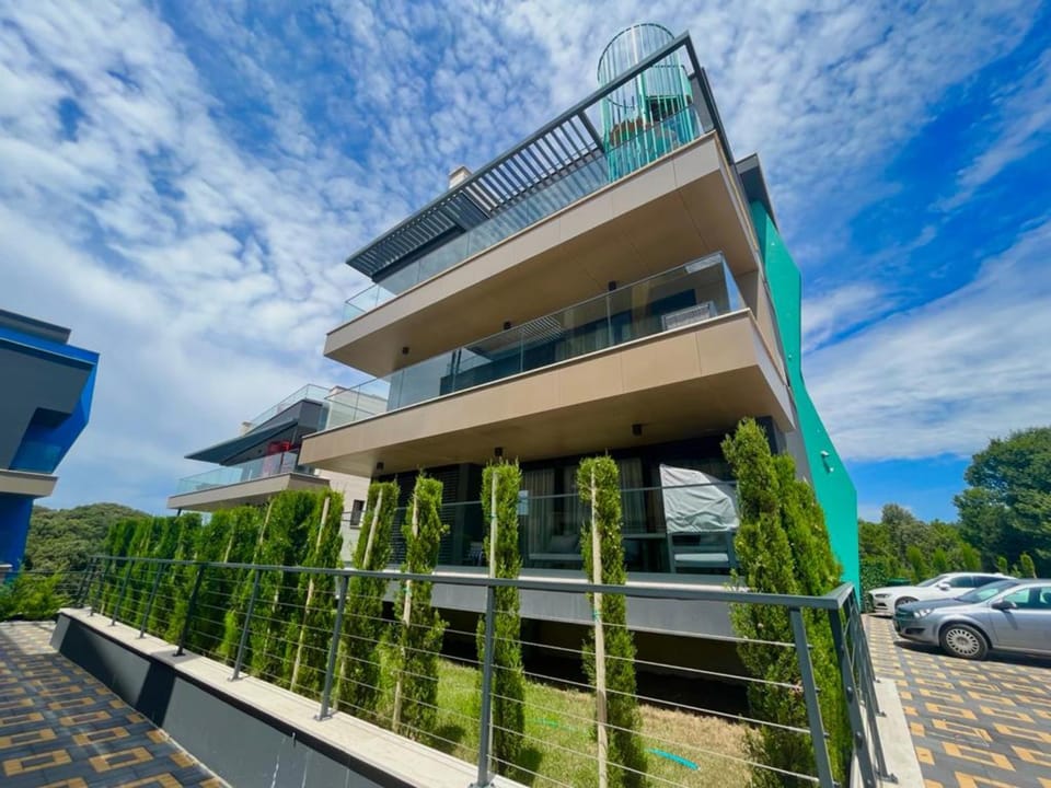 Property building, Day, View (from property/room), Balcony/Terrace, Parking