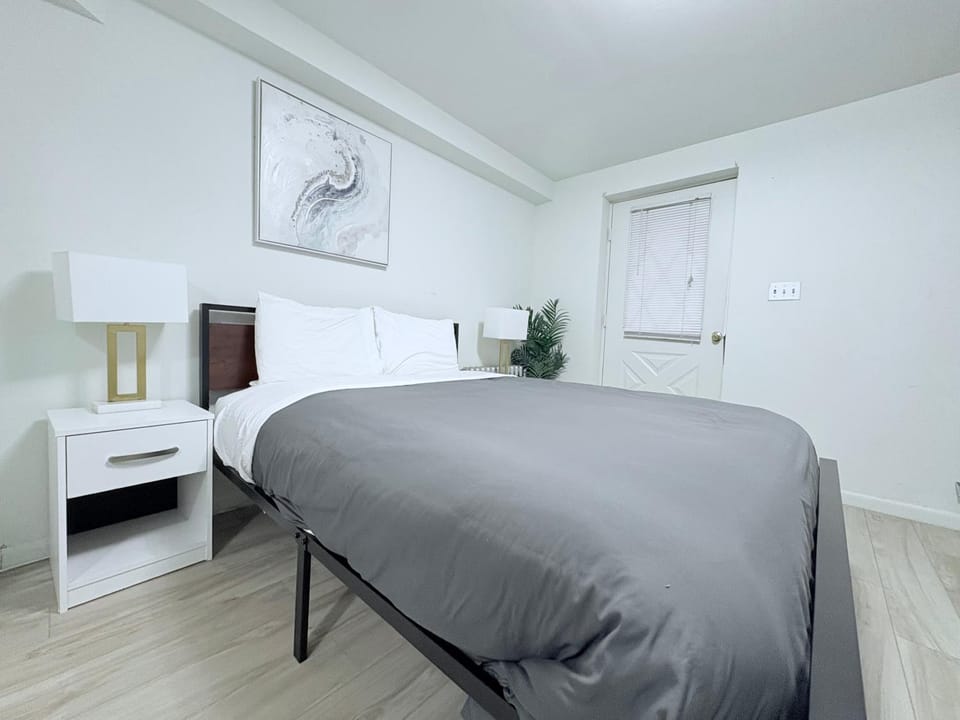 Central Park Plaza Apartment in Upper West Side