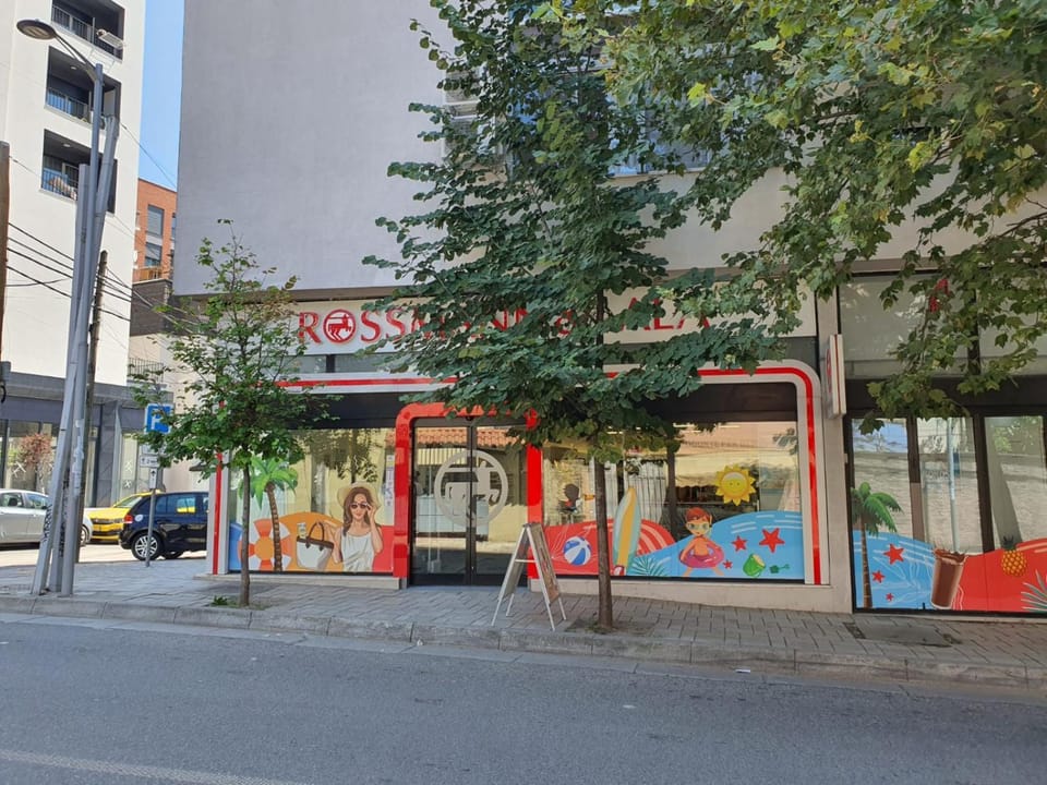 Neighbourhood, Street view