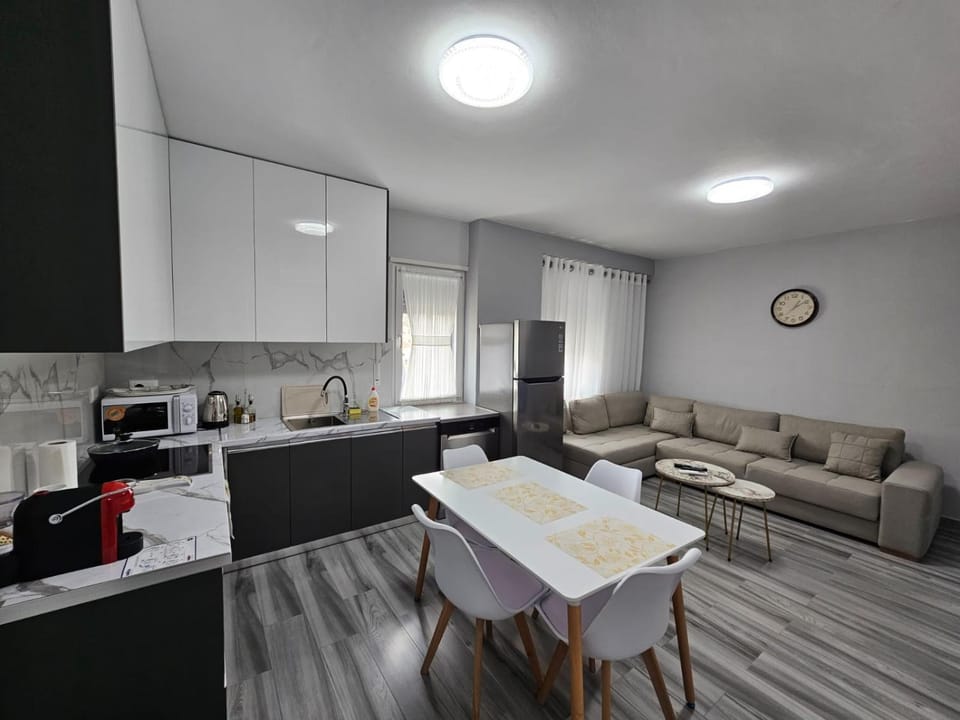 Coffee/tea facilities, Kitchen or kitchenette, Dining area, dishwasher, minibar, pet friendly, stove, kitchen