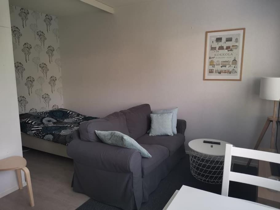 Bed, Living room, Photo of the whole room