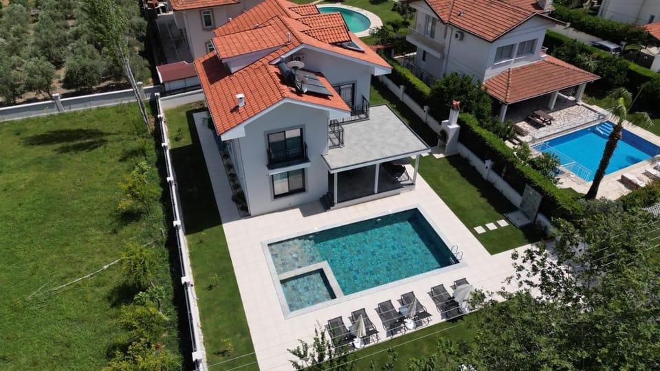 Property building, Swimming pool