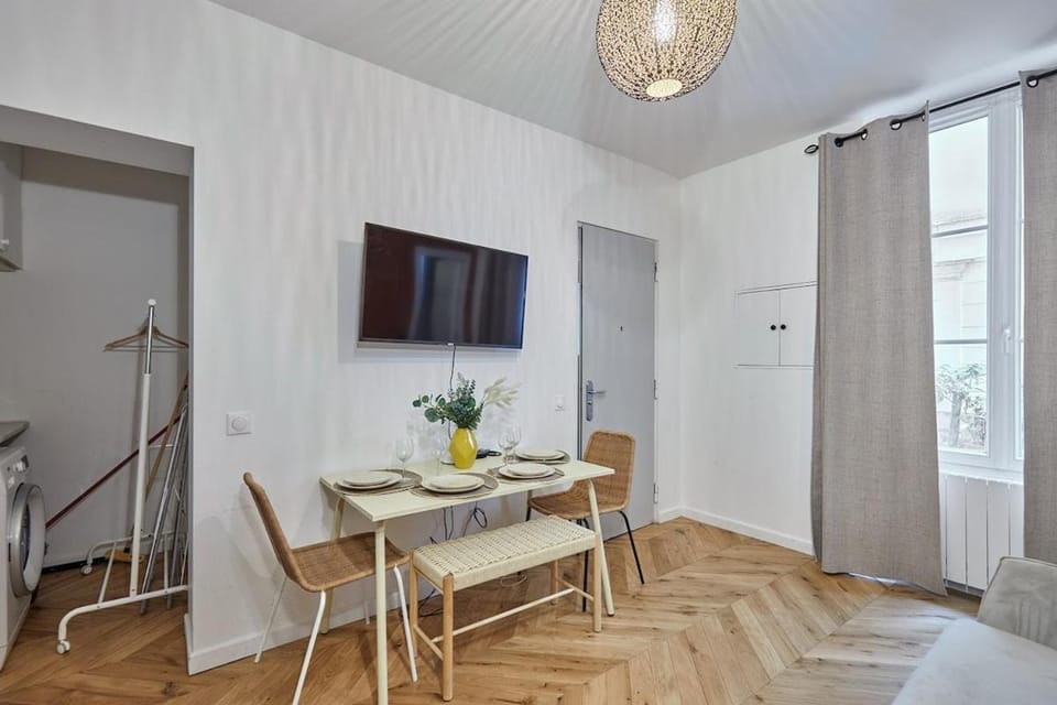 Apartment Montmartre by Studio prestige Apartment in Paris
